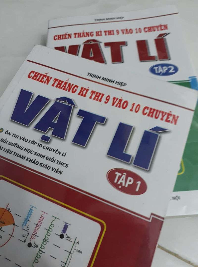 Chiến Thắng Kì Thi 9 Vào 10 Chuyên Vật Lý Tập 1