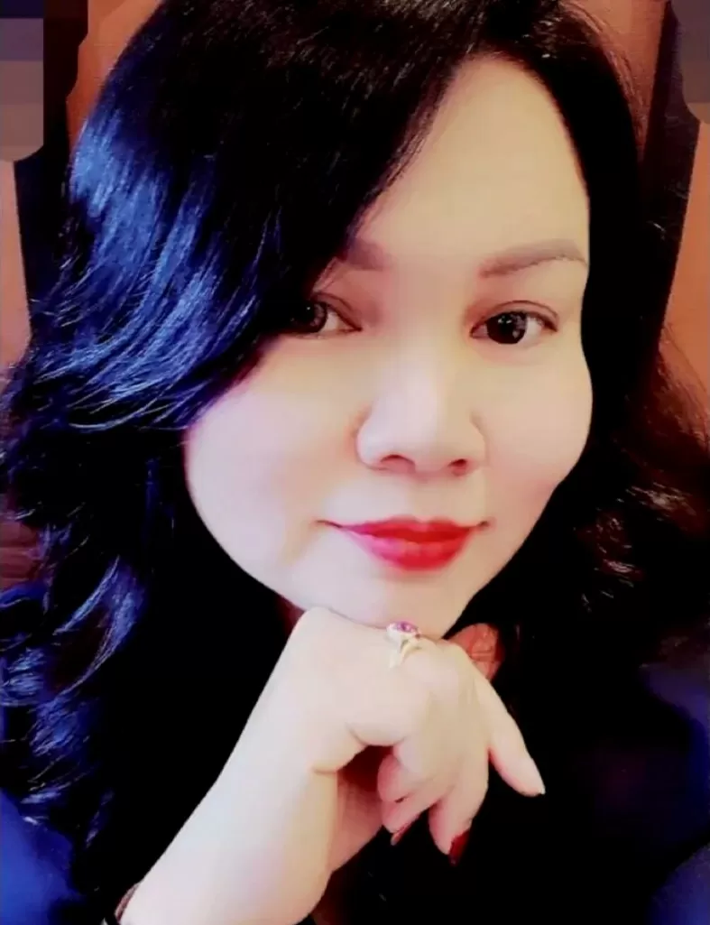 Tác Giả Hoàng Khánh Linh